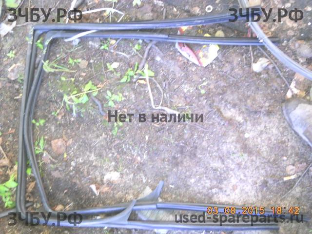 Toyota Hi Lux (3) Pick Up Уплотнитель