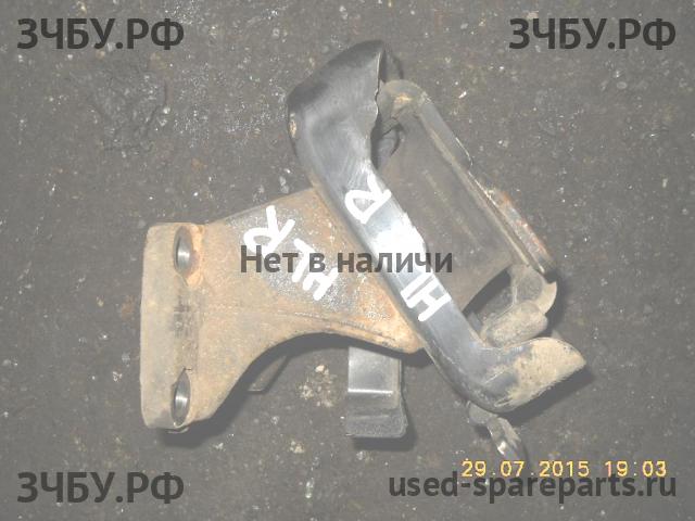 Toyota Hi Lux (3) Pick Up Кронштейн крепления ДВС