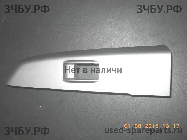 Toyota Hi Lux (3) Pick Up Накладка декоративная на обшивку двери