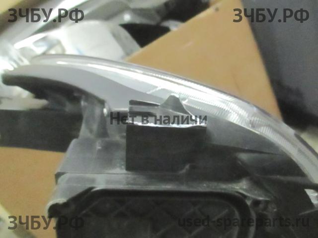 Toyota RAV 4 (3) Фара правая