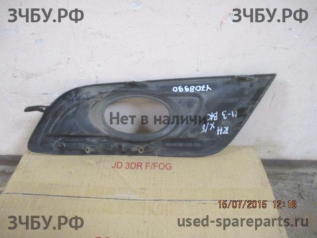 Mazda 3 [BK] Рамка противотуманной фары правой