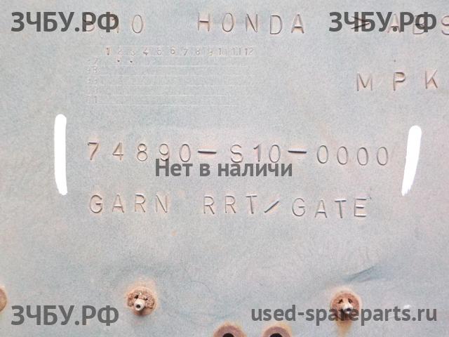 Honda CR-V 1 Накладка на дверь багажника