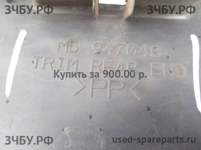 Mitsubishi Carisma (DA) Обшивка багажника