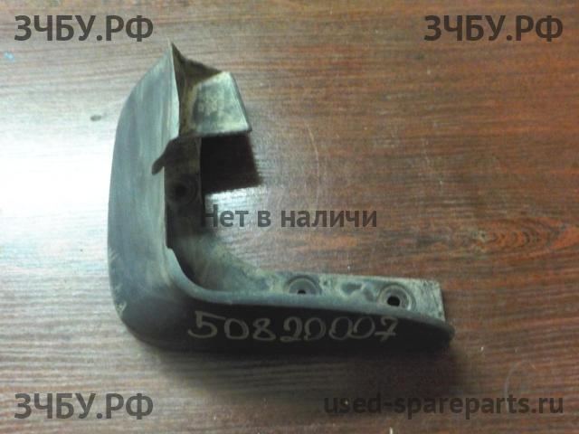 Honda Civic 8 (4D) Брызговик передний правый