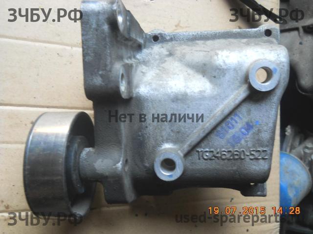 Toyota Hi Lux (3) Pick Up Кронштейн компрессора кондиционера