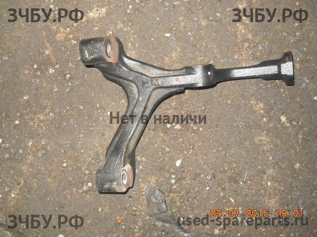 Toyota Hi Lux (3) Pick Up Кронштейн