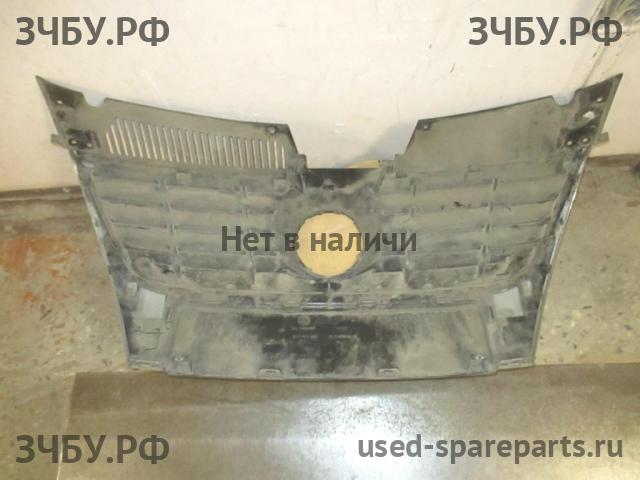 Volkswagen Passat B6 Решетка радиатора