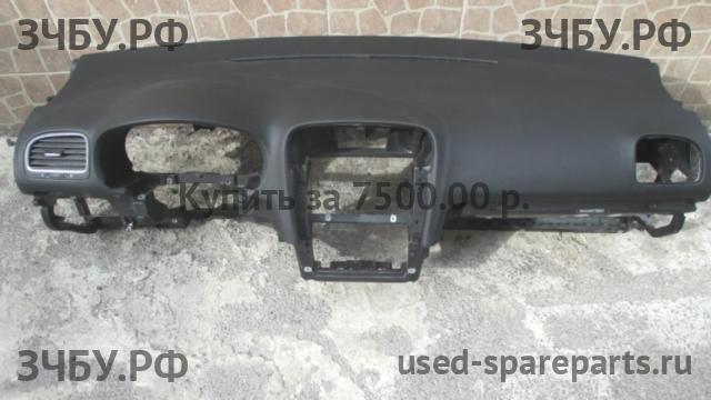 Volkswagen Golf 6 Торпедо