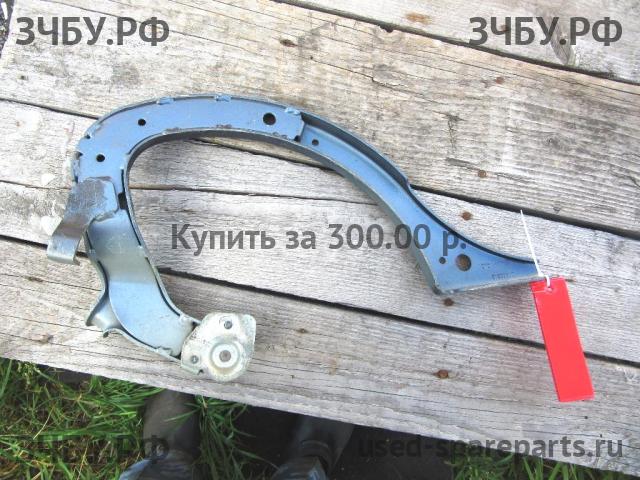 Renault Clio 2/Simbol 1 Петля крышки багажника правая