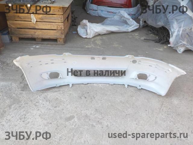 Toyota Yaris 1 Бампер передний