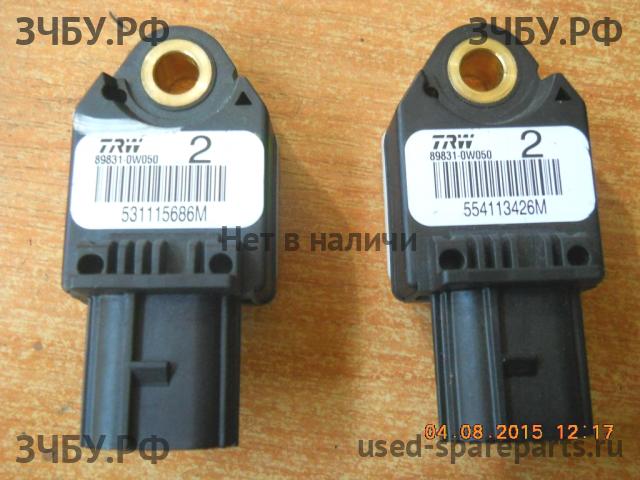 Toyota Hi Lux (3) Pick Up Датчик удара AIR BAG (SRS)
