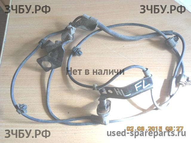 Toyota Hi Lux (3) Pick Up Датчик ABS передний