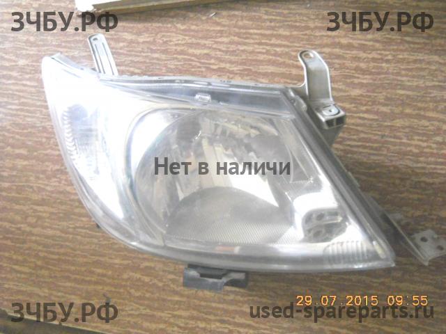 Toyota Hi Lux (3) Pick Up Фара правая