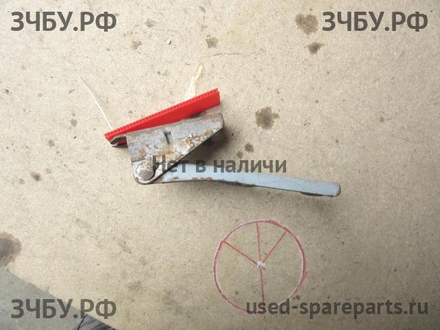 Mitsubishi Galant 8 (EA, EC) Петля капота левая