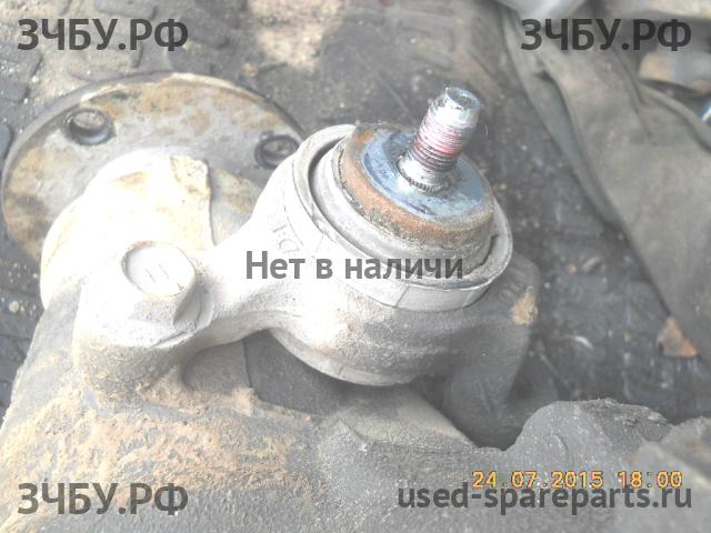Toyota Hi Lux (3) Pick Up Опора редуктора