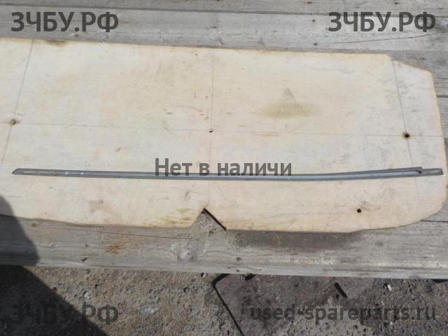 Volkswagen Passat CC Молдинг двери передней правой