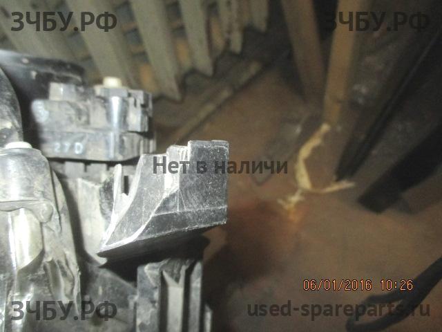 Mitsubishi Pajero/Montero 4 Фара левая