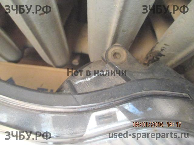 Ford Focus 2 (рестайлинг) Фара правая