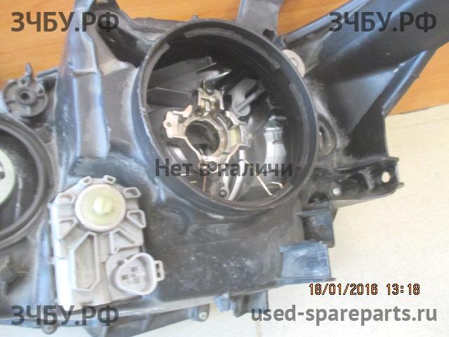 Toyota Camry 7 (V50) Фара правая