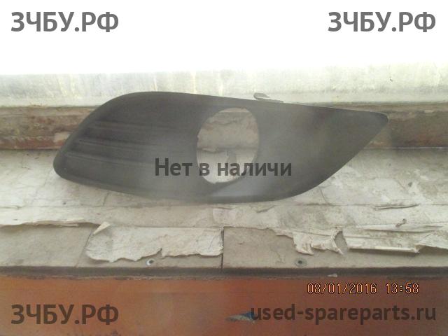 Ford Focus 2 (рестайлинг) Рамка противотуманной фары правой