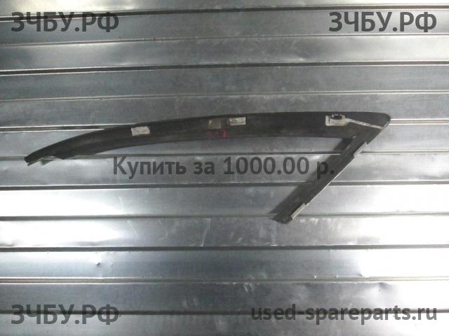 Audi A8 (1) [D2] Молдинг кузовного стекла правого