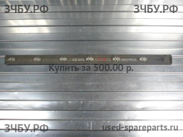 Audi A8 (1) [D2] Молдинг двери передней правой