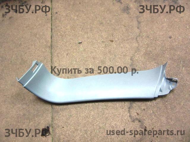Opel Zafira B Обшивка двери багажника