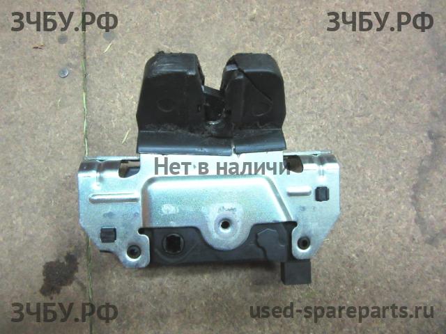 Opel Zafira B Замок двери