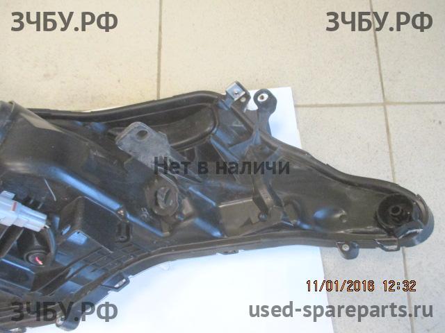 Toyota RAV 4 (4) Фара левая