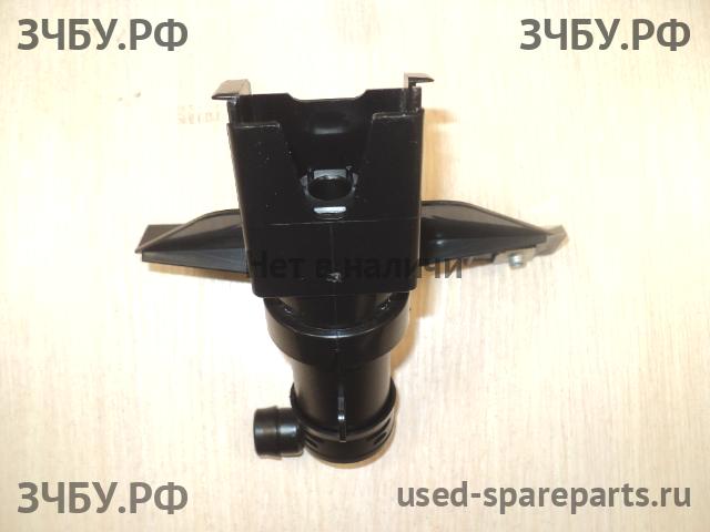 Lexus RX (2) 300/330/350/400h Форсунка омывателя фары правая