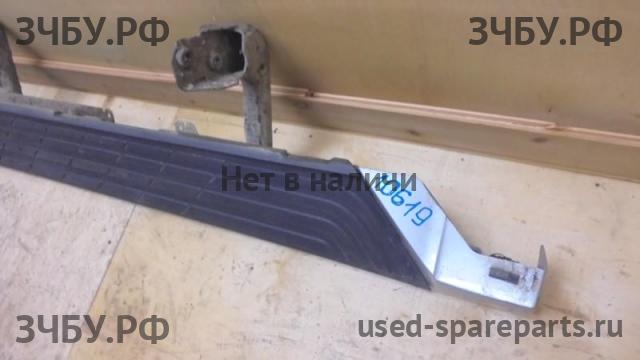 Mitsubishi Pajero/Montero 4 Подножка