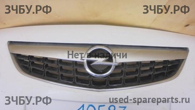 Opel Astra J Бампер передний