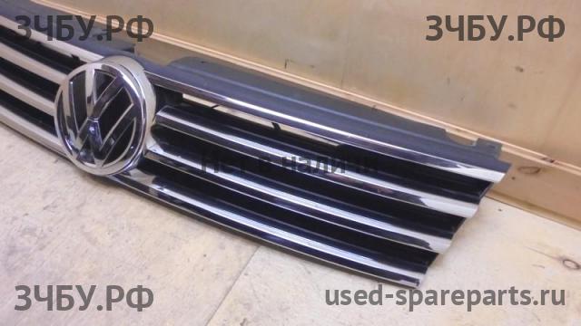 Volkswagen Touareg 2 Решетка радиатора