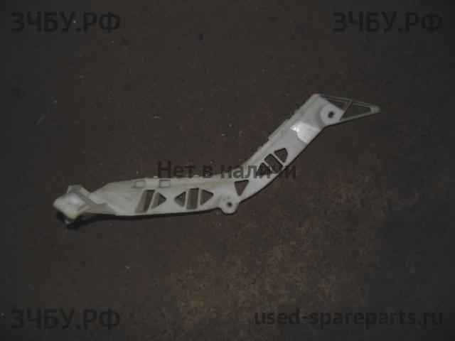 Mazda 3 [BK] Кронштейн бампера задний