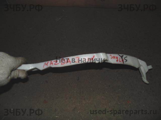 Mazda 3 [BK] Кронштейн бампера задний