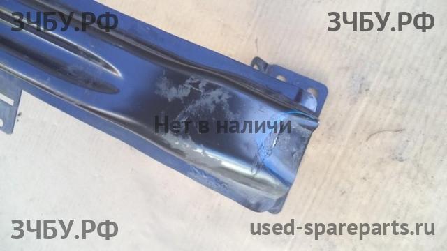 Volkswagen Polo 5 (Sedan) Усилитель бампера передний