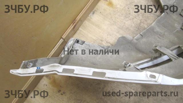 Opel Zafira B Бампер передний