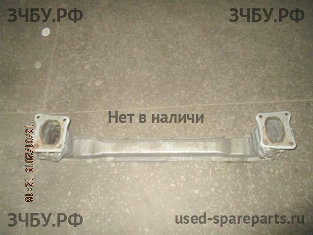 Ford Focus 3 Усилитель бампера передний