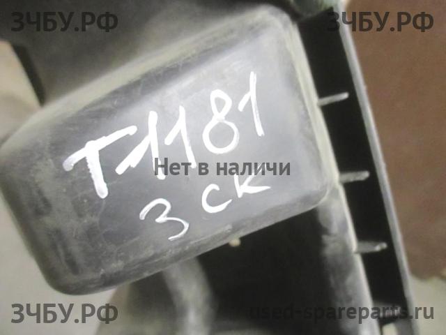 Peugeot 408 Усилитель бампера задний