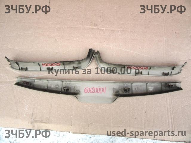 Lexus RX (1) 300 Обшивка двери багажника