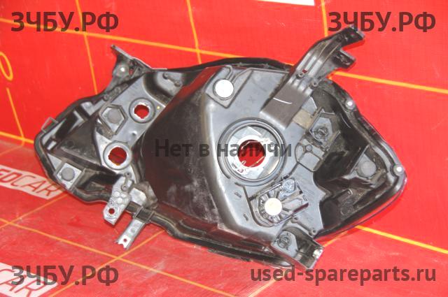 Suzuki SX4 (1) Фара правая