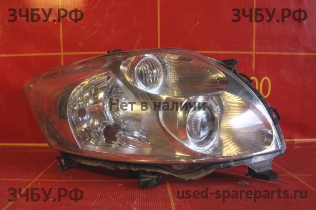 Toyota Auris 1 (E150) Фара правая