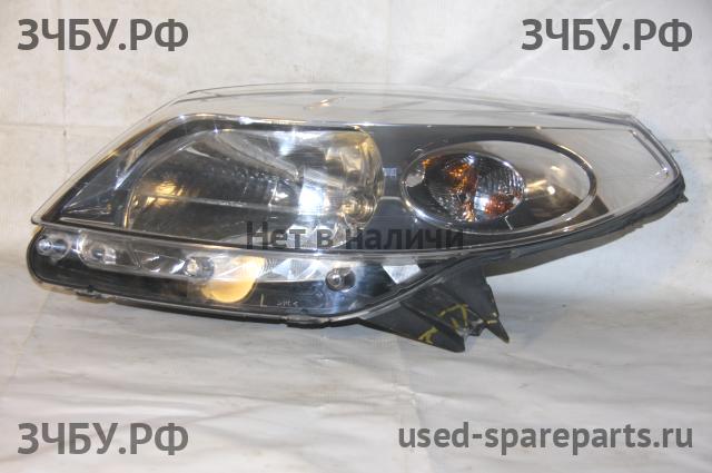 Renault Sandero 1 Фара левая