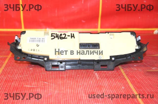 Honda CR-V 4 Блок управления климатической установкой