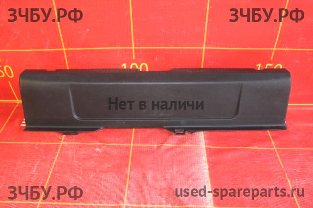 Renault Fluence Обшивка багажника