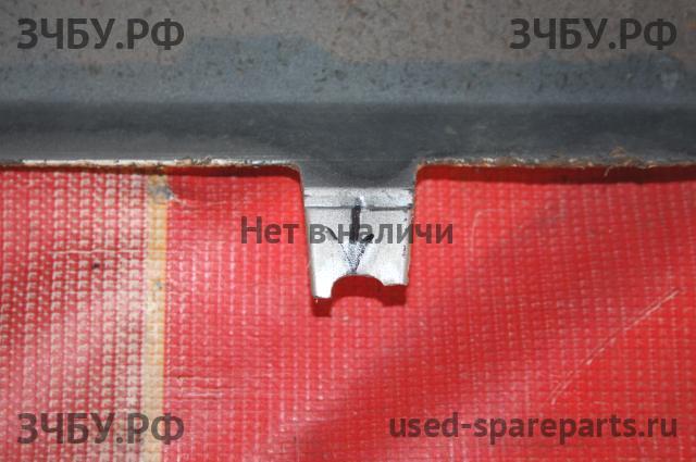Toyota Hi Ace (5) Бампер задний