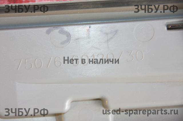 Toyota Land Cruiser 200 Молдинг двери задней левой