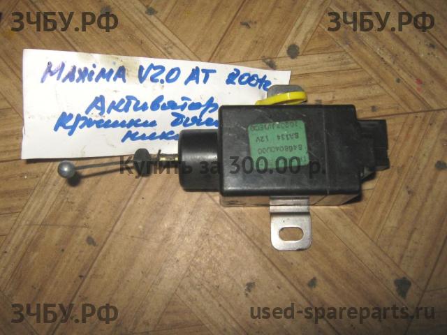 Nissan Maxima 3 (CA33) Активатор замка багажника