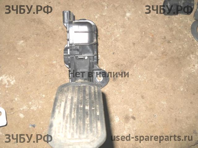 Toyota Land Cruiser 120 (PRADO) Педаль газа
