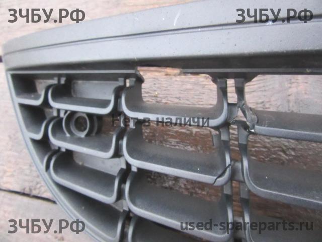 Opel Astra J Решетка в бампер